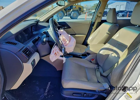 2015 Honda Accord Hybrid Exl z USA, uszkodzony, nr VIN 1HGCR6F50FA011707